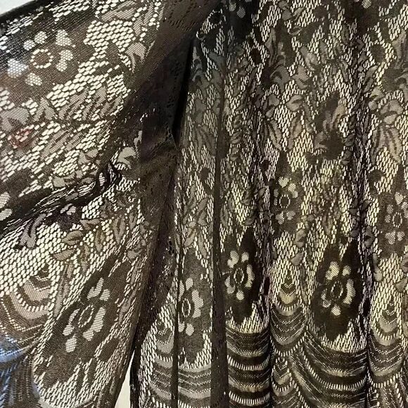 Beautiful lace and fringe swim coverup - Picture 2 of 4